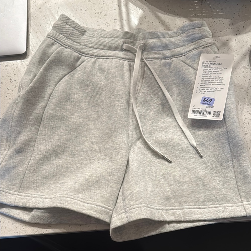 Lululemon gray scuba HR short 5”